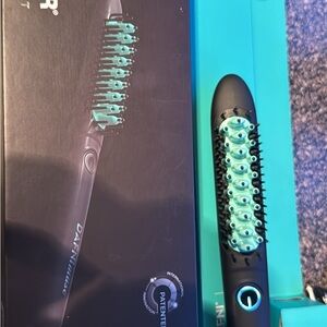 Black and Teal Hair Straightening Brush
